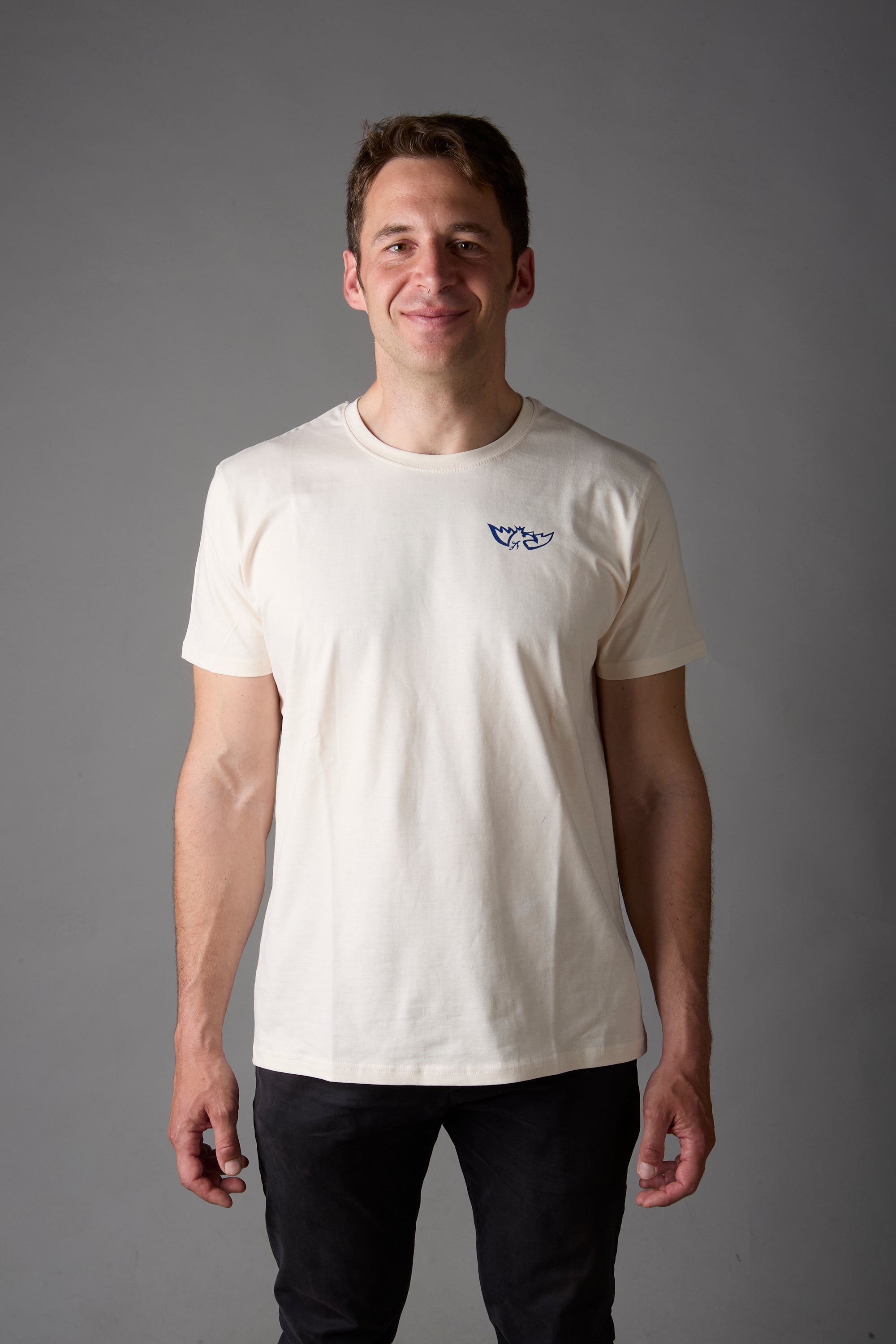 T-shirt unisex bianco vintage con grafica blu acceso