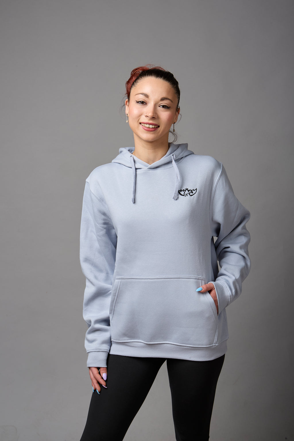 Felpa con cappuccio 50% cotone, 50%poliestere colore celeste ricamo lato cuore e stampa a tutta schiena